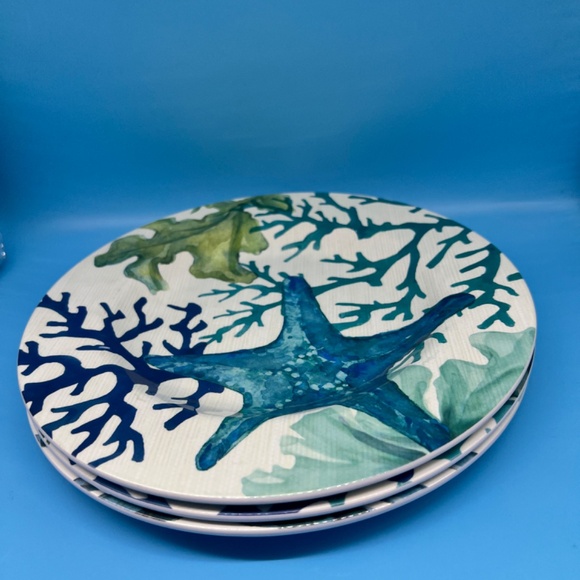 Melamine "Ocean" outdoor 9" Salad Lunch Plates Set of 3 Sea Turtle Crab Starfish - Picture 3 of 5